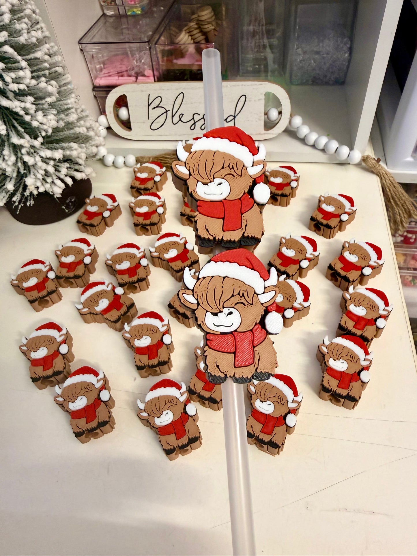 Cow & hat straw topper