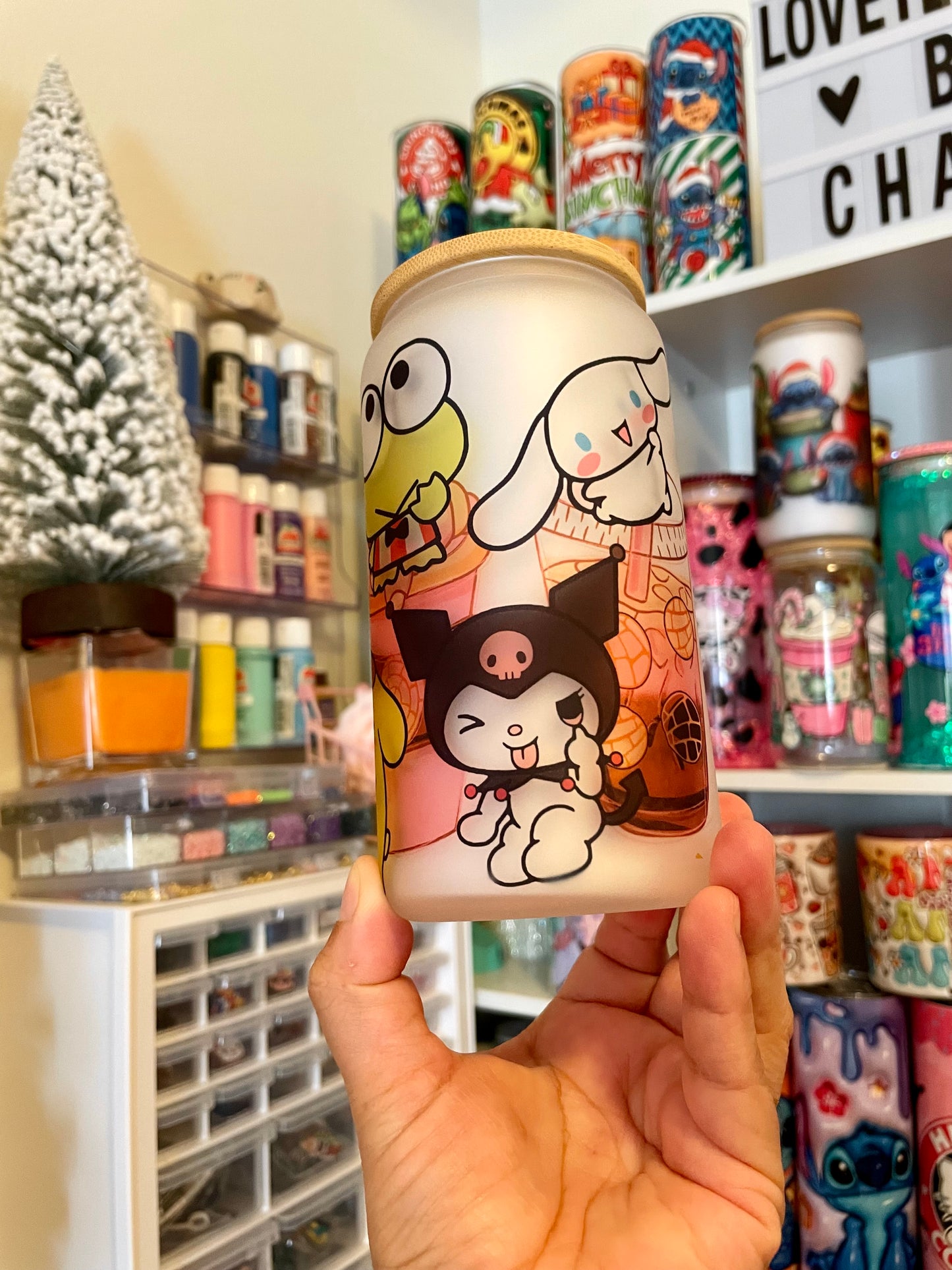 Cafecito y chisme with HelloKitty & friends Can glass 16oz.