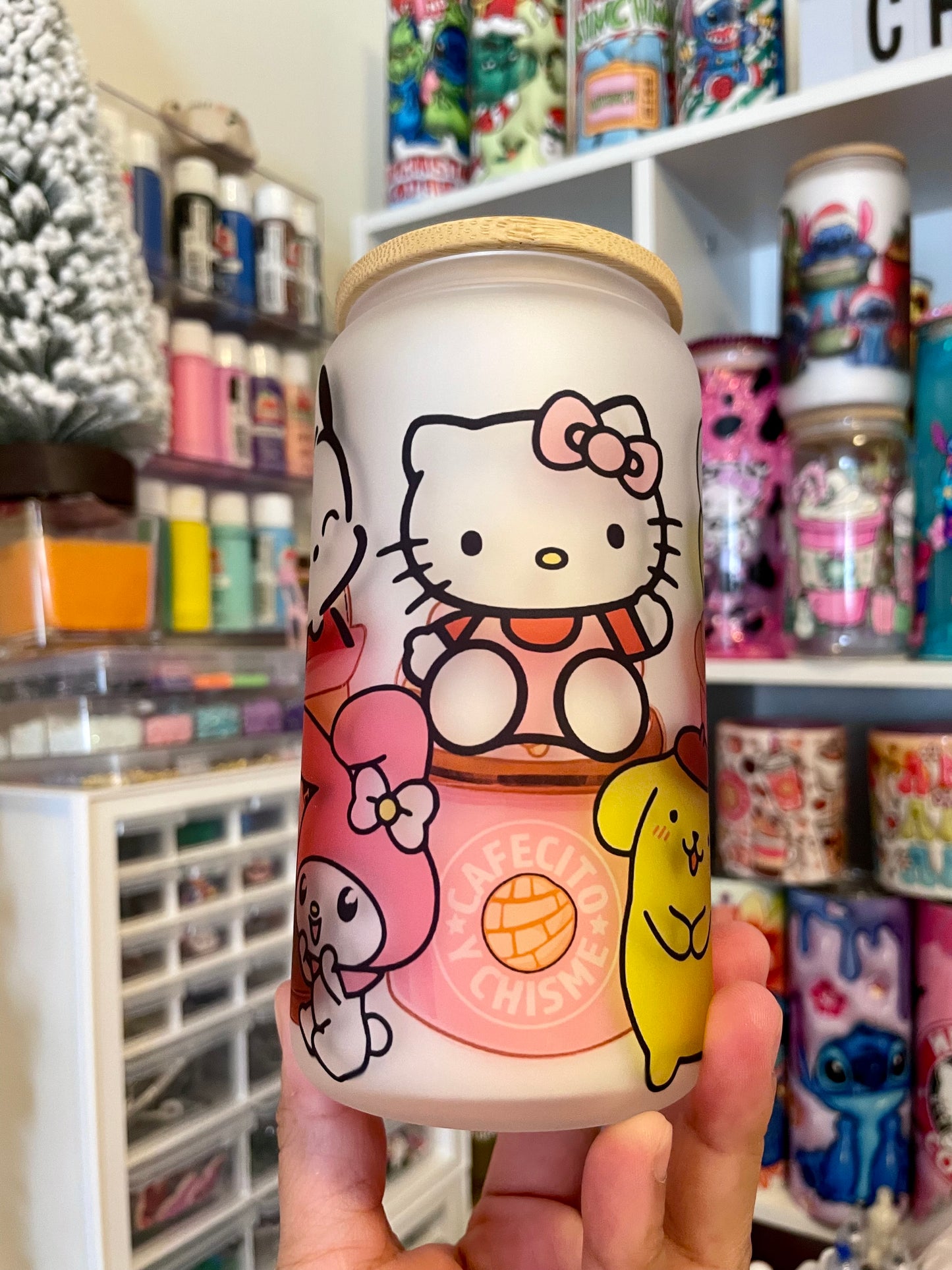 Cafecito y chisme with HelloKitty & friends Can glass 16oz.