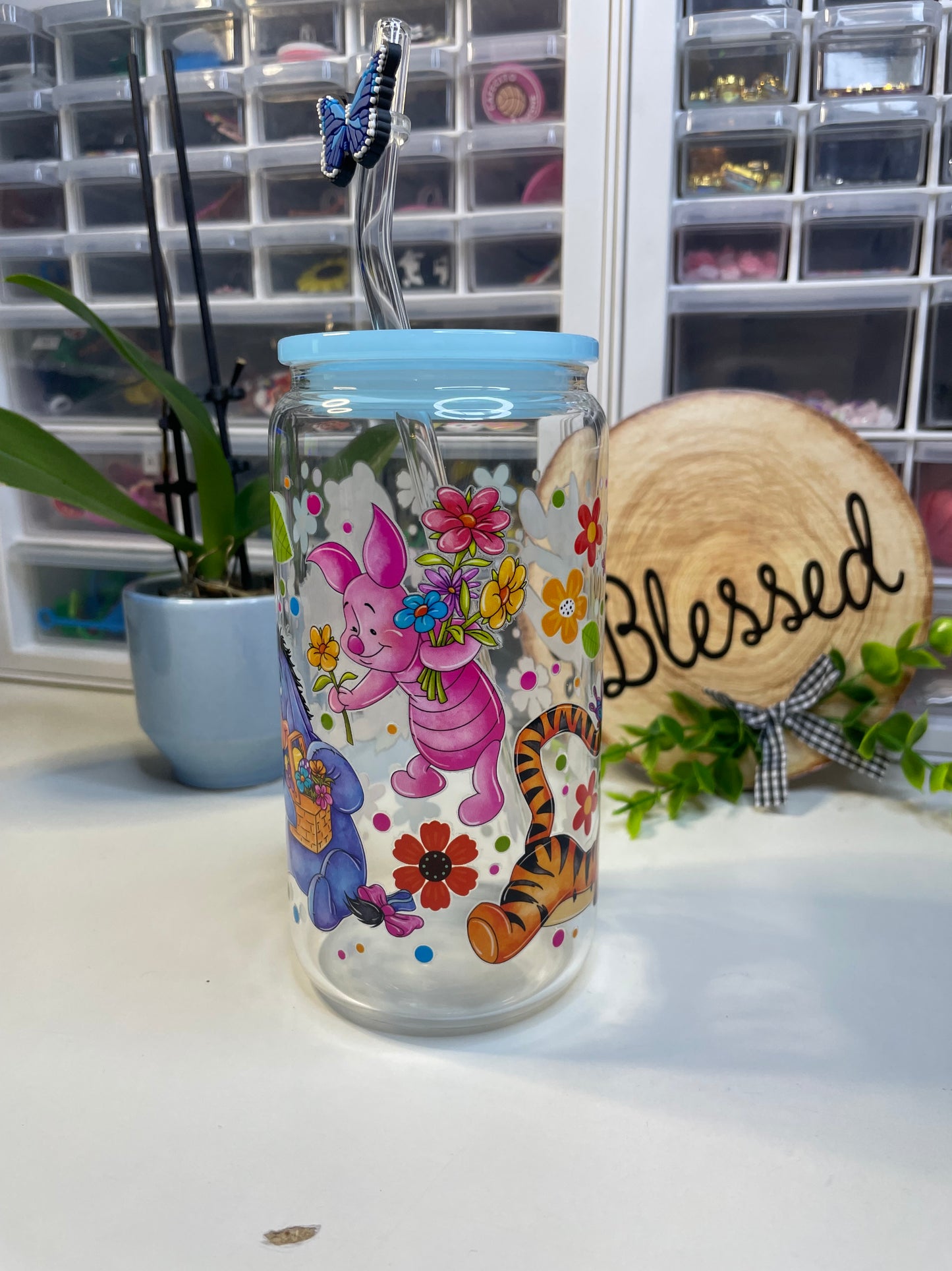 Pooh and friends can glass 16oz.