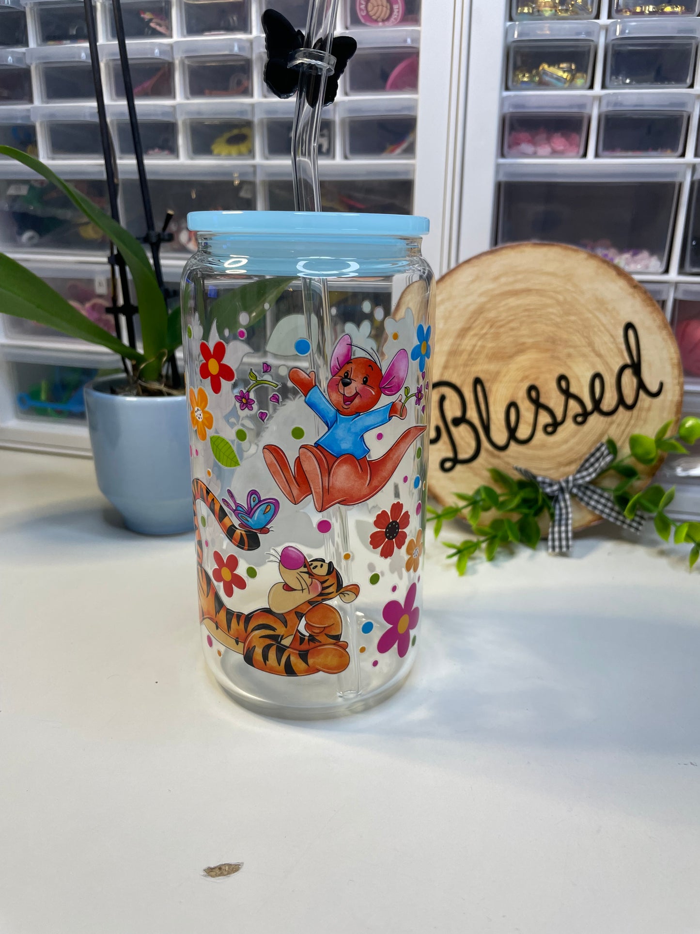 Pooh and friends can glass 16oz.