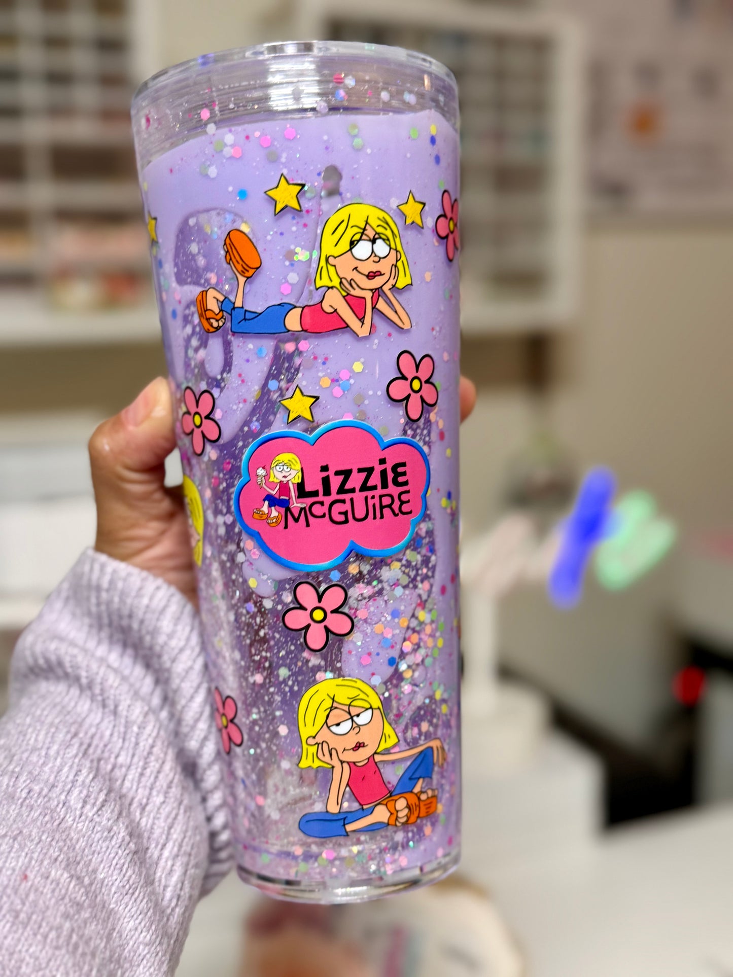 Lizzie snow globe 24 oz
