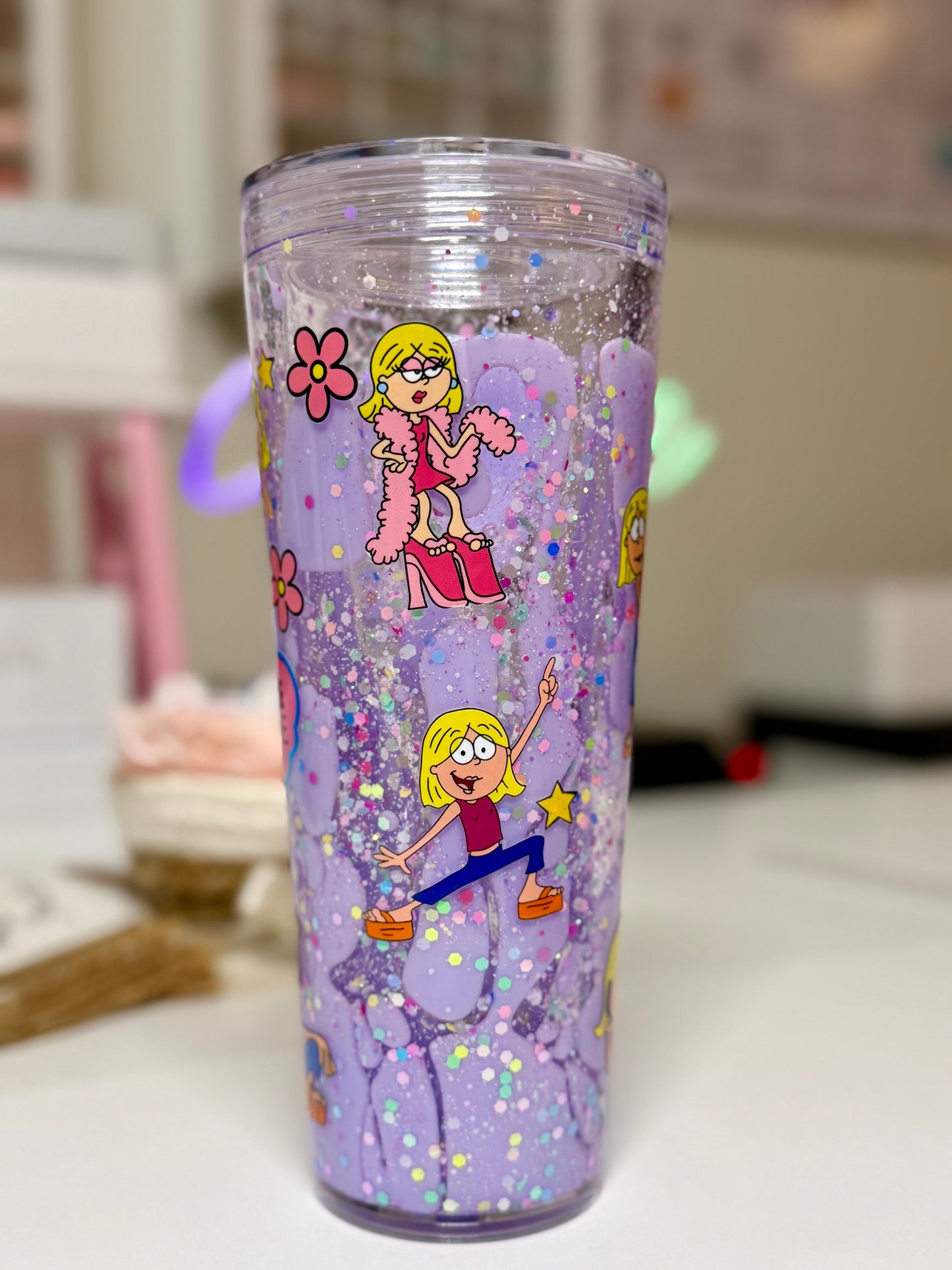 Lizzie snow globe 24 oz