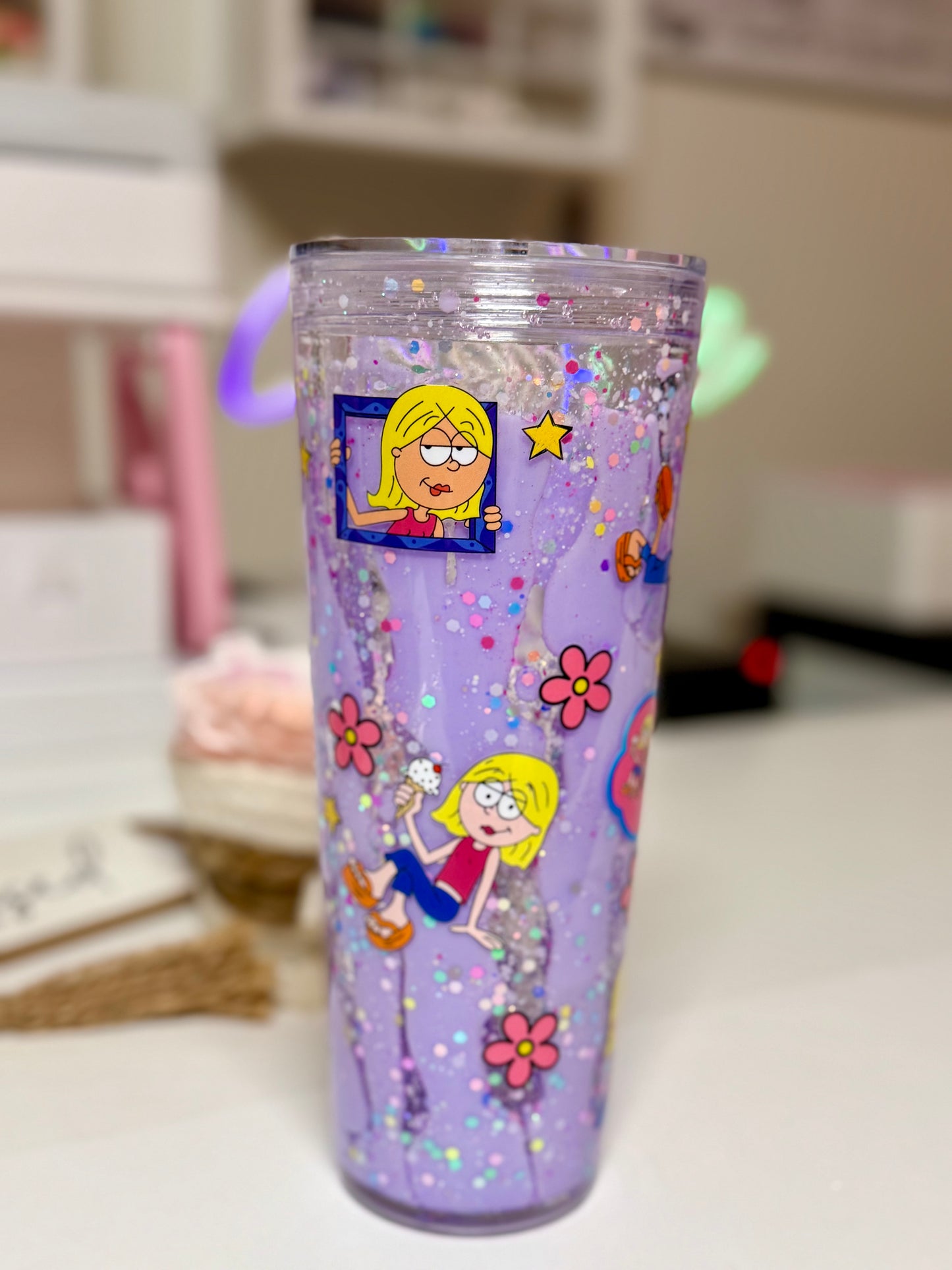 Lizzie snow globe 24 oz