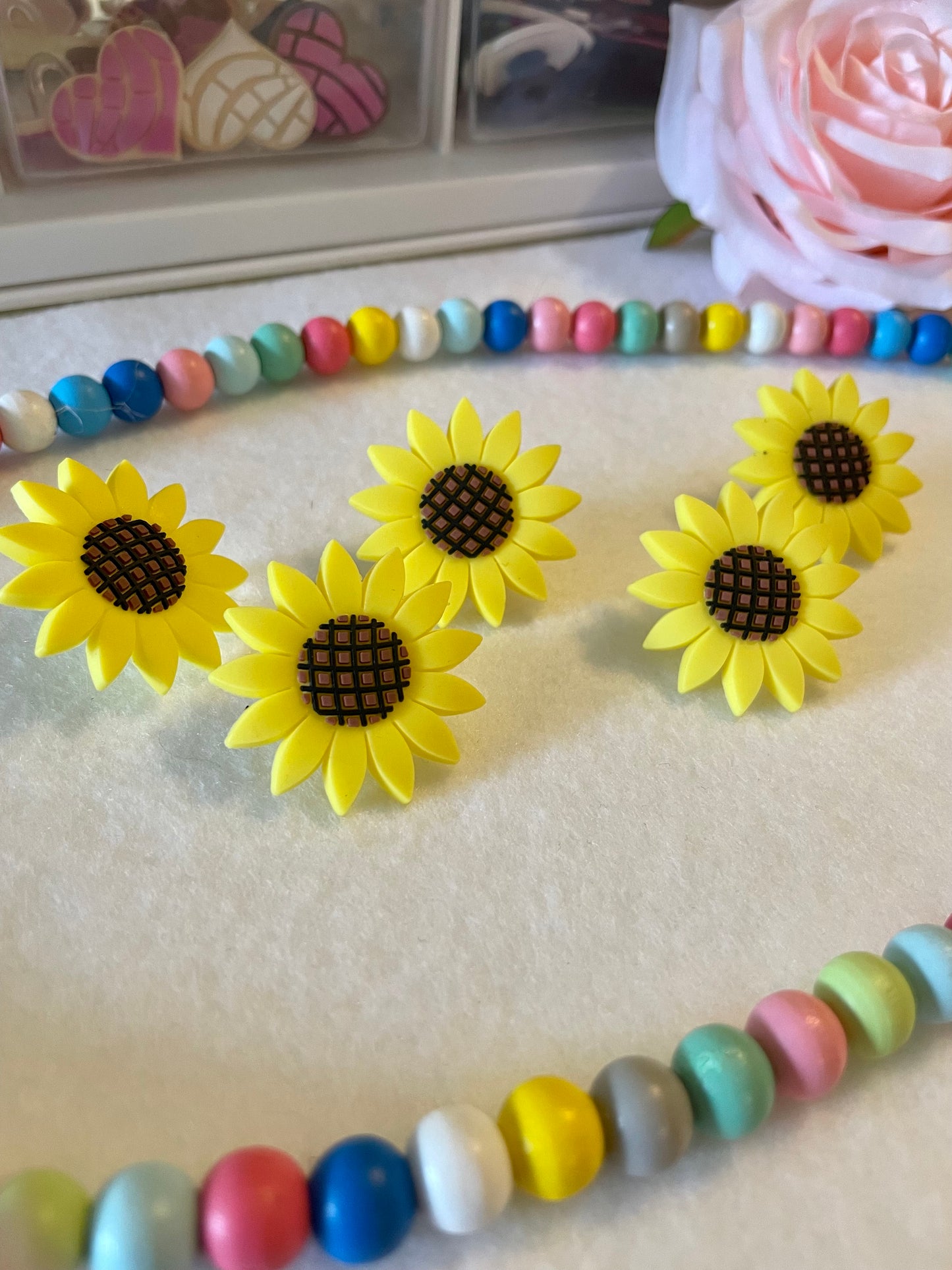 Sunflower straw topper